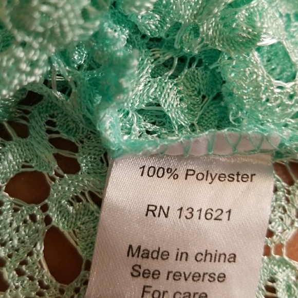 La Mode 22 knitted greencape top. - Picture 7 of 8